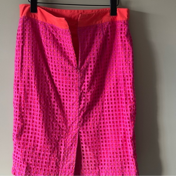 TALBOTS SQUARE EYELET PENCIL SKIRT SIZE 8 BRIGHT PINK FUSCIA & BRIGHT ORANGE - Picture 3 of 5